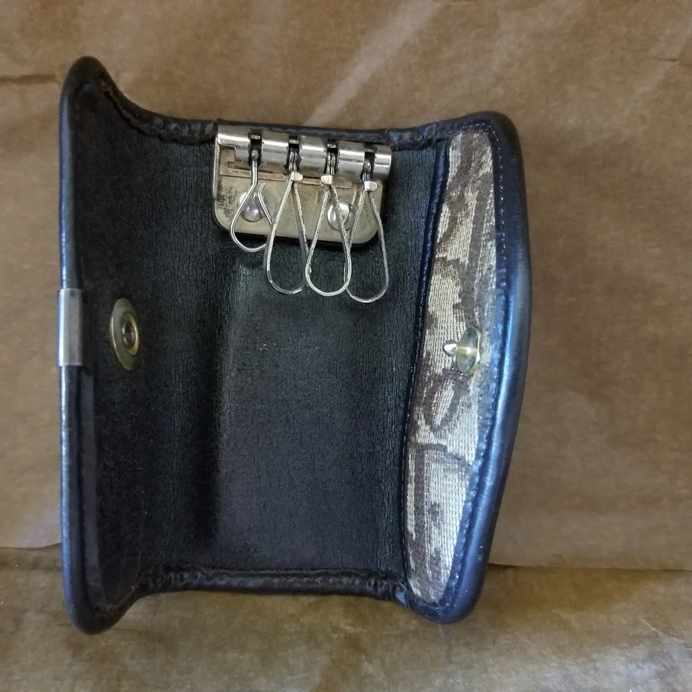 Vintage Christian Dior Keycase - Picture 2 of 4